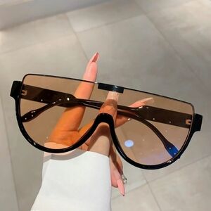 Stylish Black Sunglasses